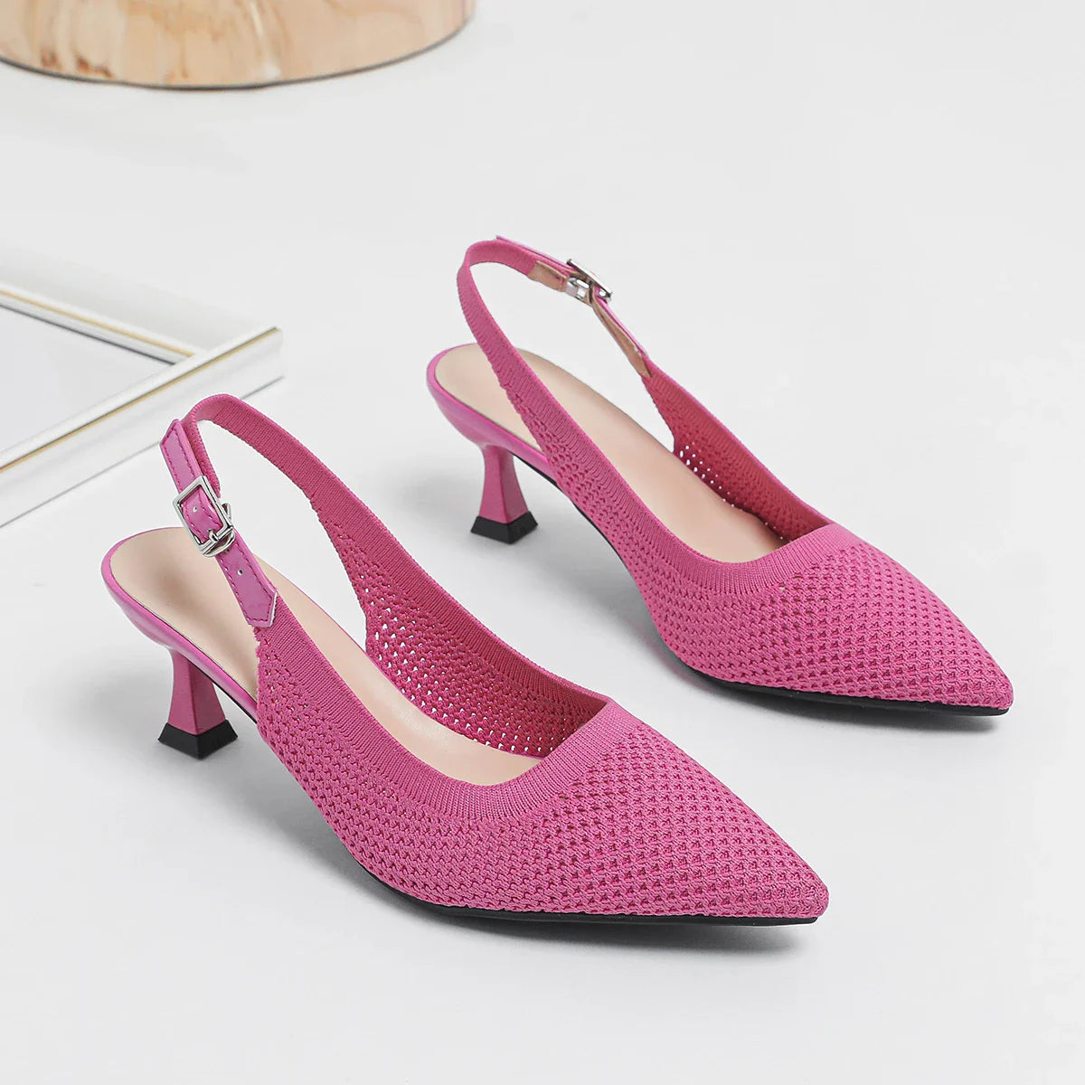 Diana Isadora - Chaussure à Talon Moyen Très Élégante et Confortable