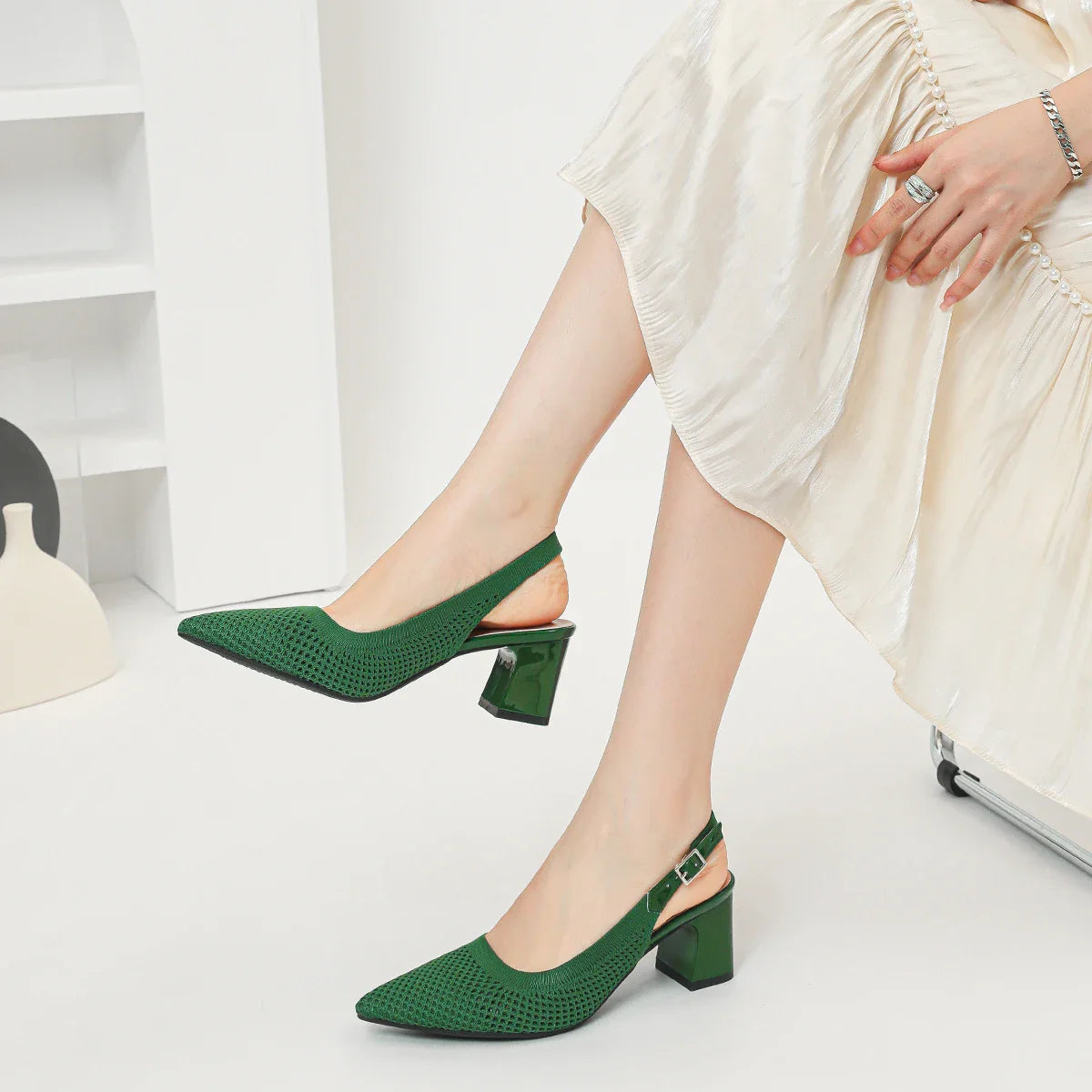 Sandrah Isadora - Chaussures à Talons Moyens Très Élégantes et Confortables