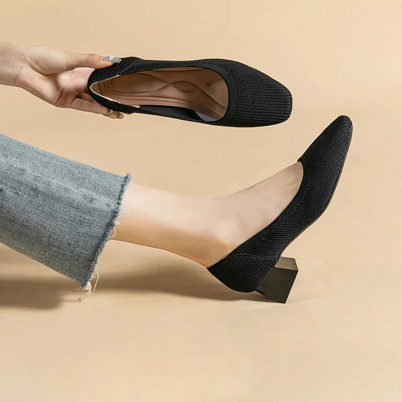 Miss Isadora Pump Retro – Escarpin Rétro à Talon Bloc Élégant et Confortable