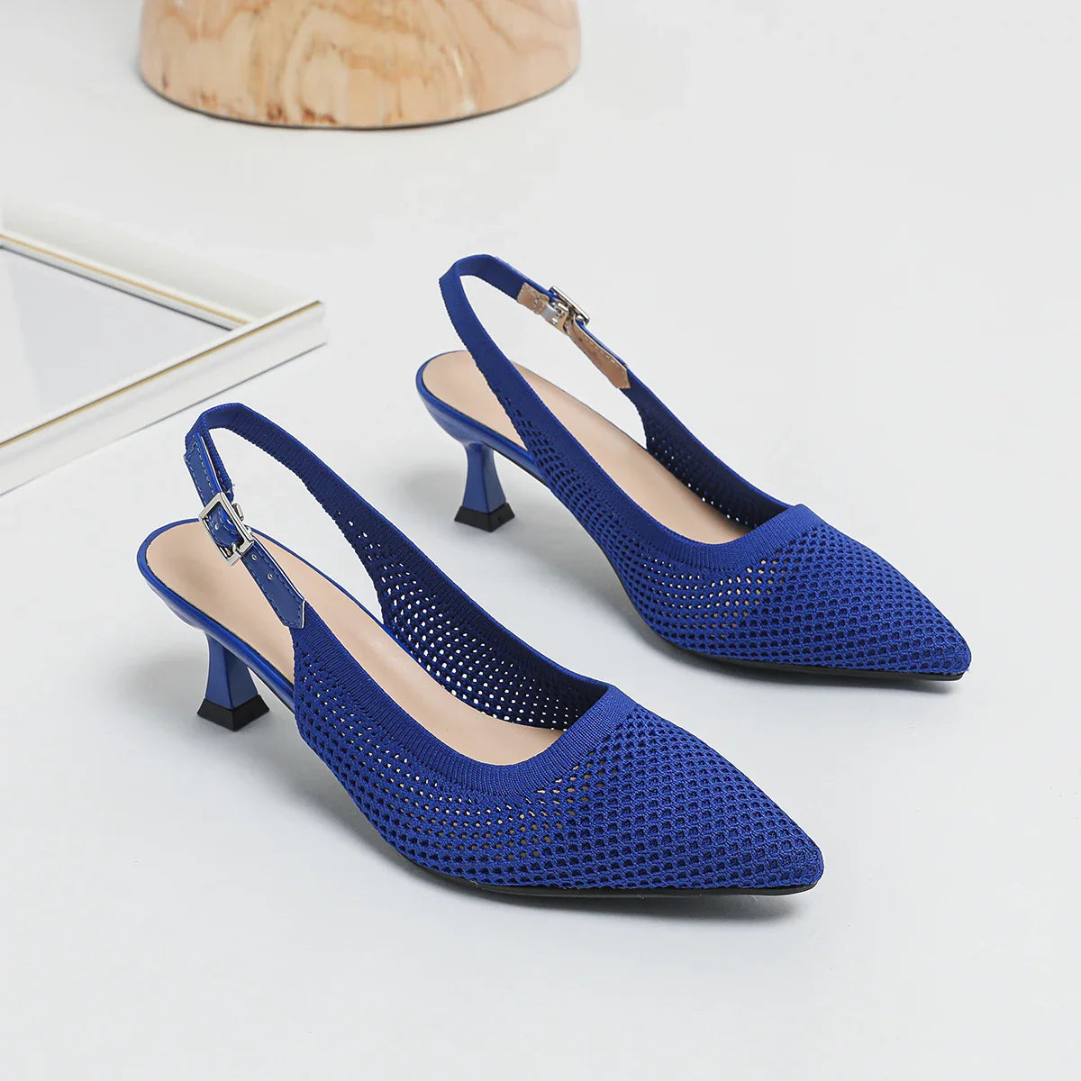 Diana Isadora - Chaussure à Talon Moyen Très Élégante et Confortable