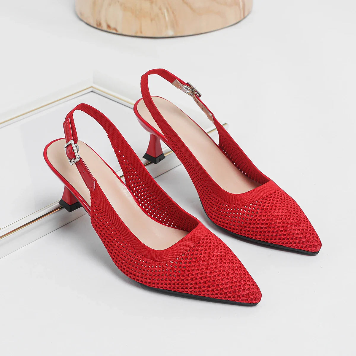 Diana Isadora - Chaussure à Talon Moyen Très Élégante et Confortable