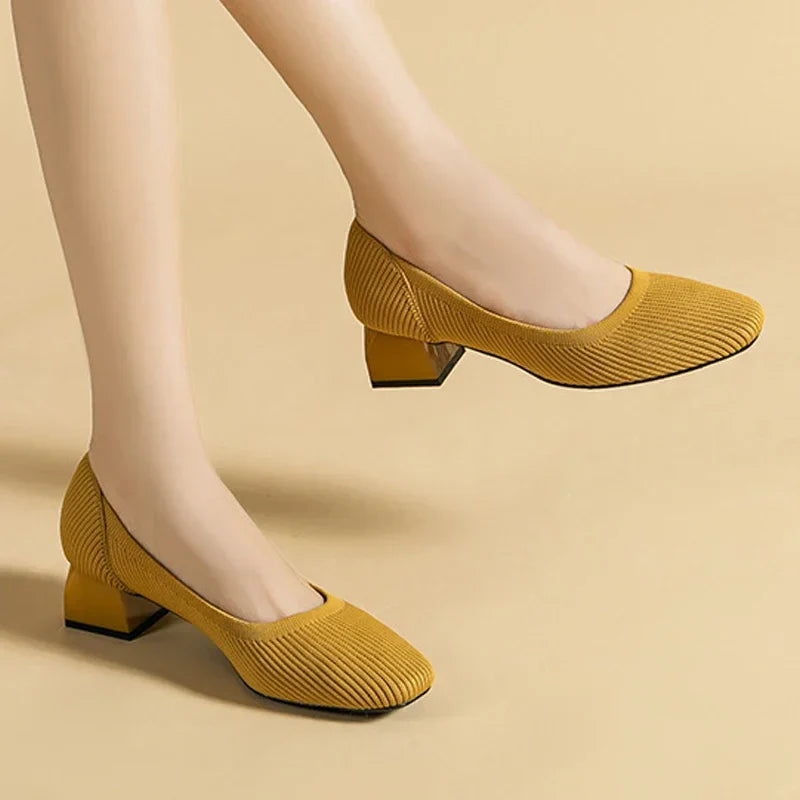Miss Isadora Pump Retro – Escarpin Rétro à Talon Bloc Élégant et Confortable