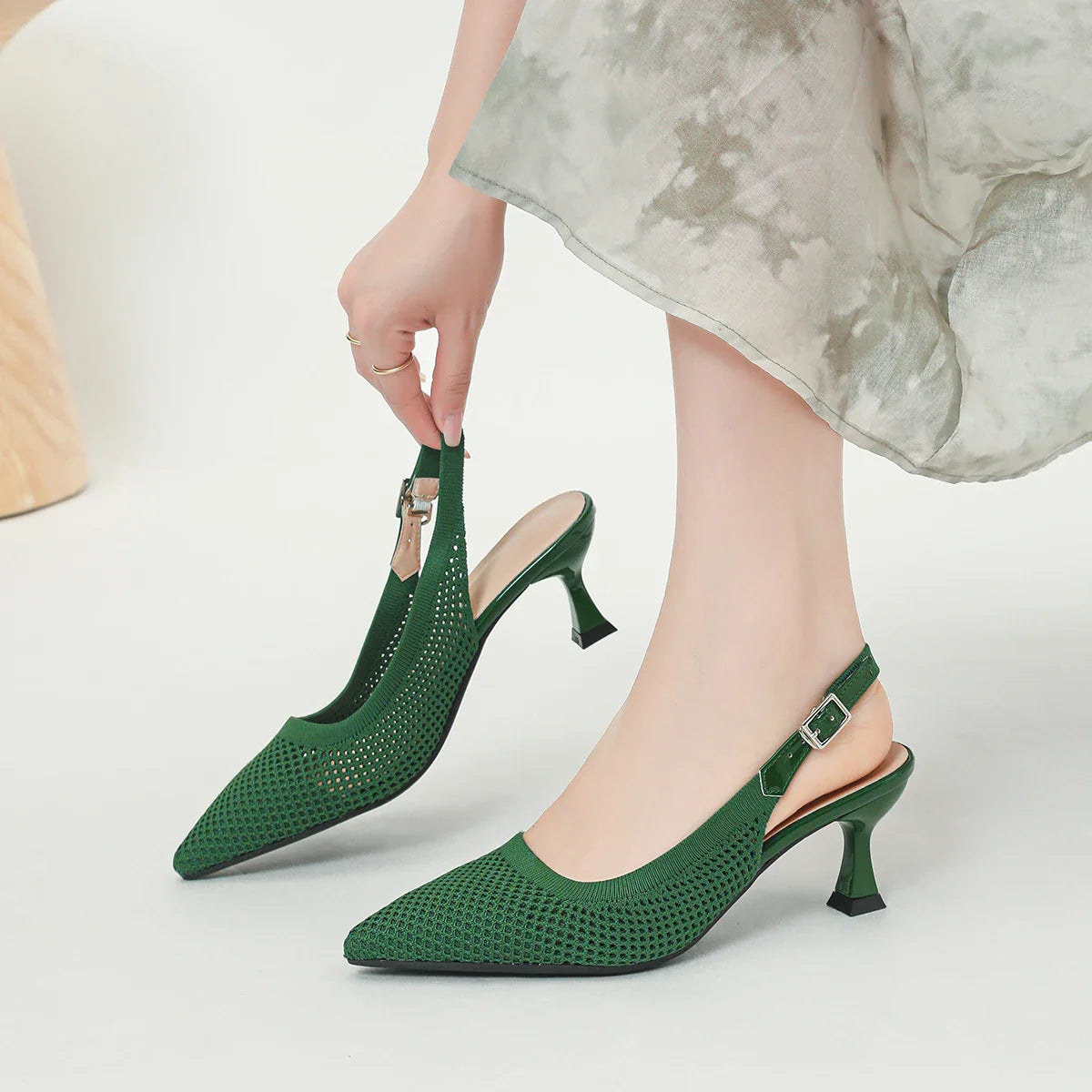 Diana Isadora - Chaussure à Talon Moyen Très Élégante et Confortable