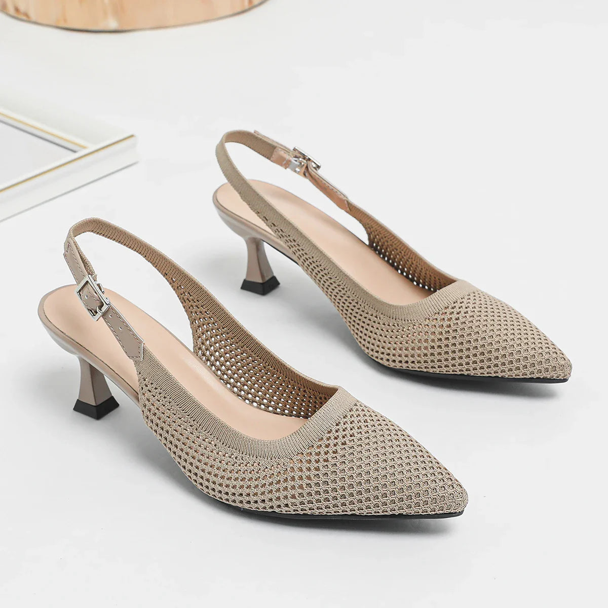 Diana Isadora - Chaussure à Talon Moyen Très Élégante et Confortable